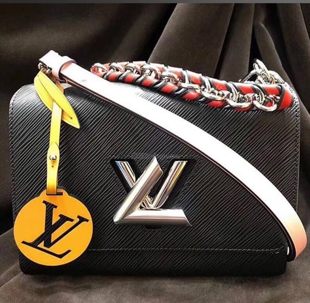 Noir Epi Leather Chain Bag